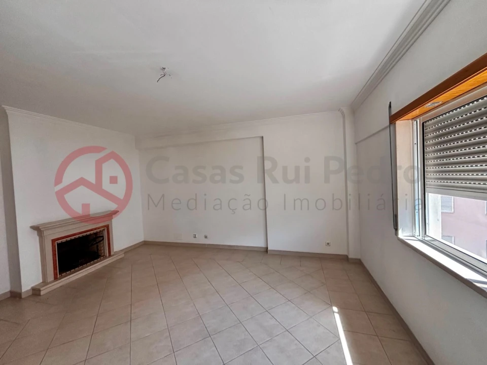 Apartamento T3 para Venda em Corroios Foto 9