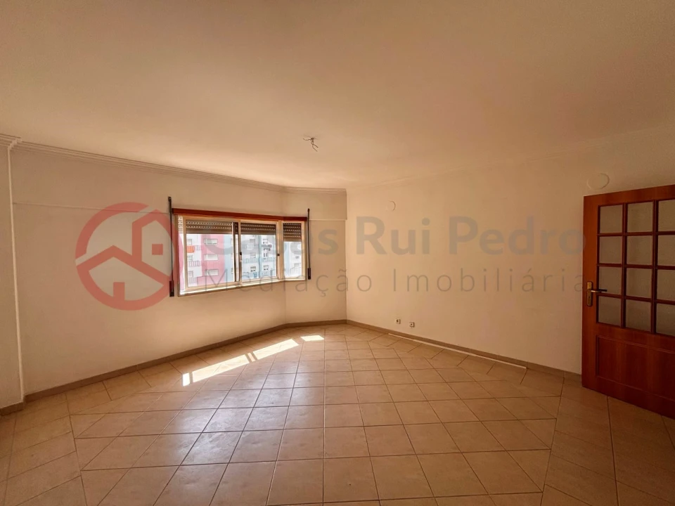 Apartamento T3 para Venda em Corroios Foto 12