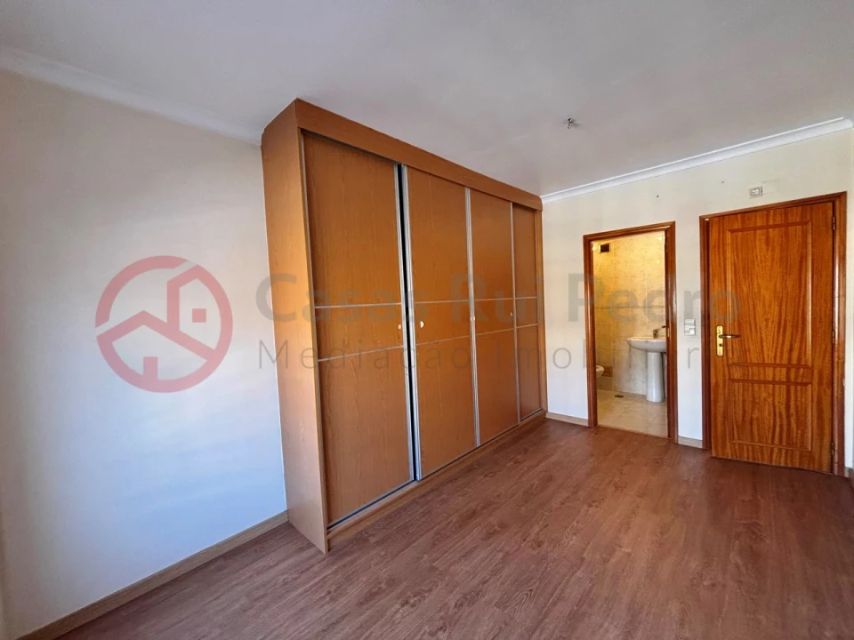 Apartamento T3 para Venda em Corroios Foto 19