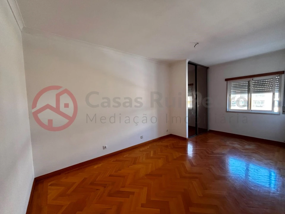 Apartamento T3 para Venda em Corroios Foto 23