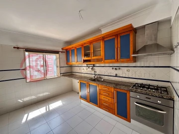 Apartamento T3 para Venda em Corroios