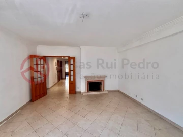 Apartamento T3 para Venda em Corroios