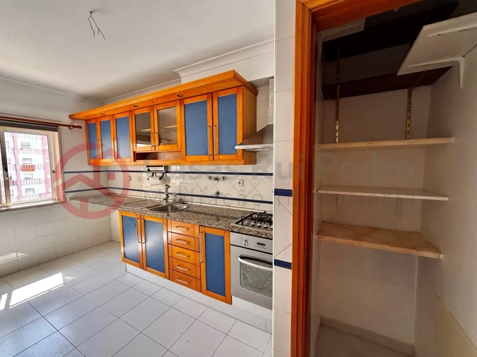Apartamento T3 para Venda em Corroios Foto 2