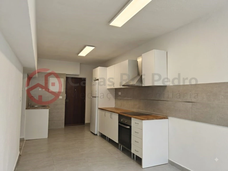 Loja para Venda em Setubal (São Sebastião) Foto 3