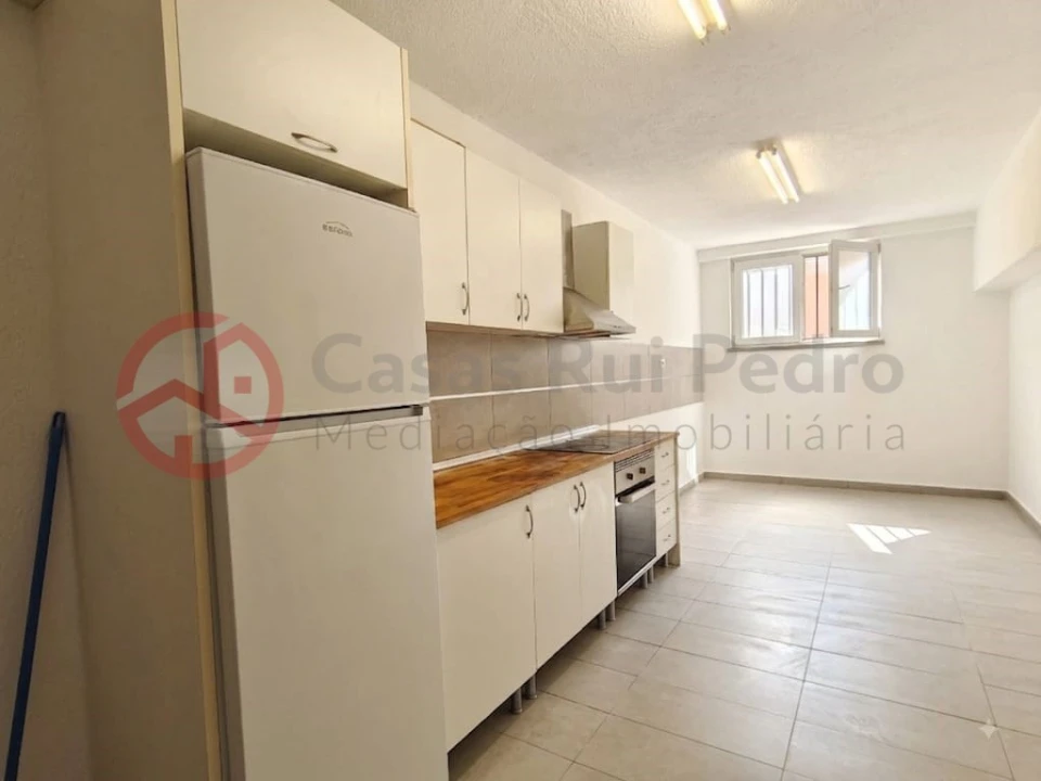 Loja para Venda em Setubal (São Sebastião) Foto 4