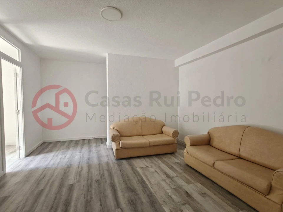 Loja para Venda em Setubal (São Sebastião) Foto 10