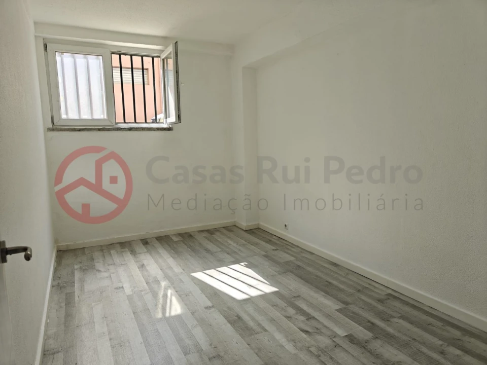 Loja para Venda em Setubal (São Sebastião) Foto 16