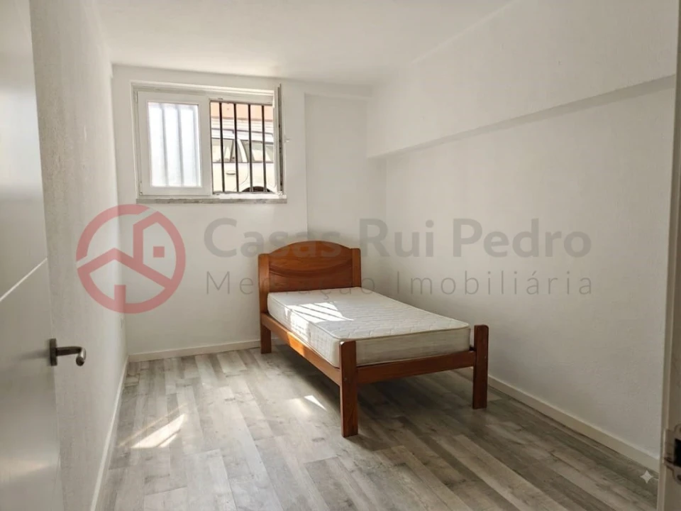 Loja para Venda em Setubal (São Sebastião) Foto 17
