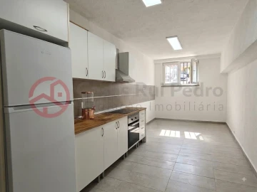 Loja para Venda em Setubal (São Sebastião)