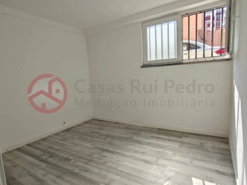 Loja para Venda em Setubal (São Sebastião)