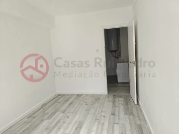 Loja para Venda em Setubal (São Sebastião)