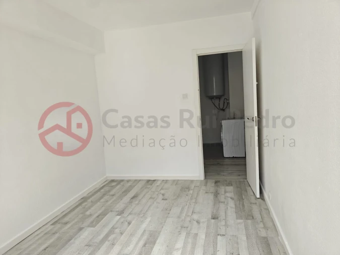 Loja para Venda em Setubal (São Sebastião) Foto 15