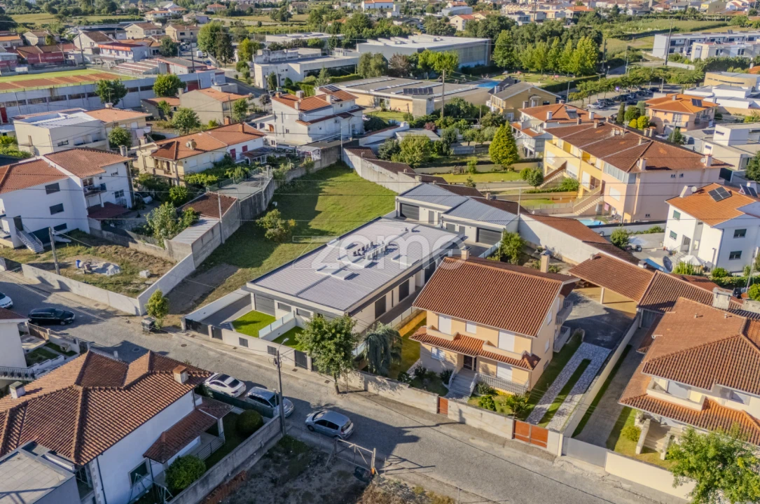 Moradia T3 para Venda em Merelim (São Pedro) e Frossos Foto 36