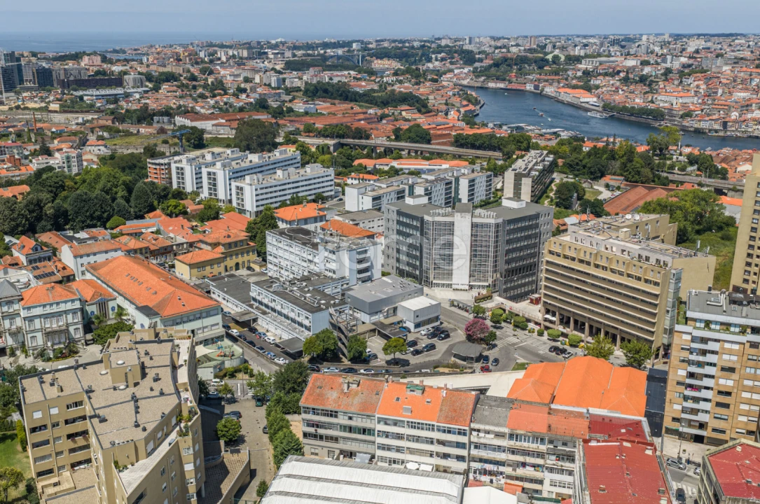 Apartamento T3 para Venda em Mafamude e Vilar do Paraíso Foto 28