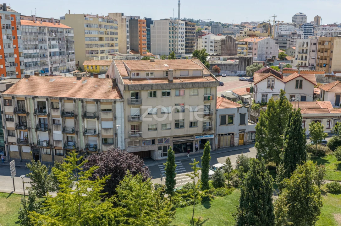 Apartamento T3 para Venda em Mafamude e Vilar do Paraíso Foto 27