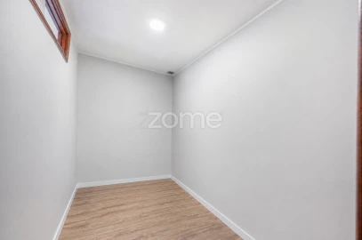 Apartamento T3 para Venda em Mafamude e Vilar do Paraíso