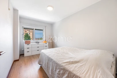 Apartamento T3 para Venda em Mafamude e Vilar do Paraíso
