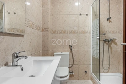 Apartamento T3 para Venda em Mafamude e Vilar do Paraíso