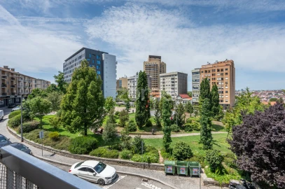 Apartamento T3 para Venda em Mafamude e Vilar do Paraíso