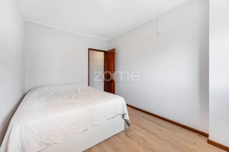 Apartamento T3 para Venda em Mafamude e Vilar do Paraíso Foto 15
