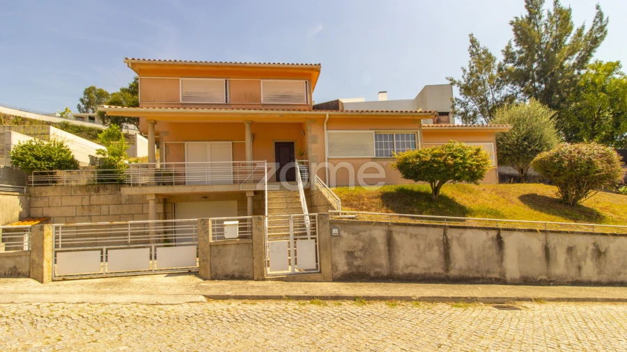 Moradia T5 para Venda em Este (São Pedro e São Mamede)
