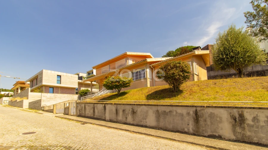 Moradia T5 para Venda em Este (São Pedro e São Mamede)