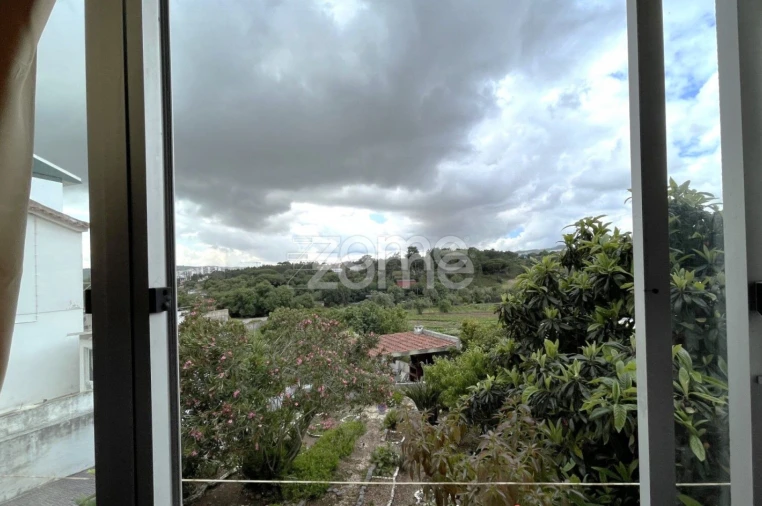 Apartamento T2 para Venda em Santo Antão e São Julião do Tojal Foto 3