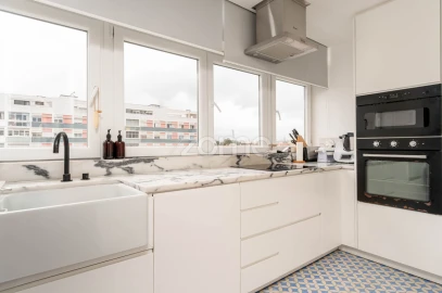 Apartamento T3 para Arrendamento em Alvalade