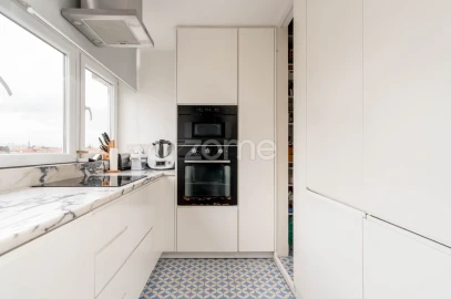 Apartamento T3 para Arrendamento em Alvalade