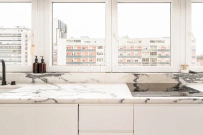 Apartamento T3 para Arrendamento em Alvalade