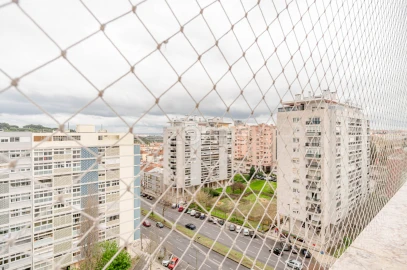 Apartamento T3 para Arrendamento em Alvalade