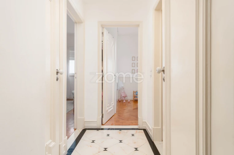 Apartamento T3 para Arrendamento em Alvalade Foto 22