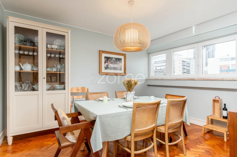 Apartamento T3 para Arrendamento em Alvalade Foto 15