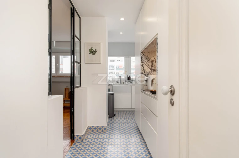 Apartamento T3 para Arrendamento em Alvalade Foto 18