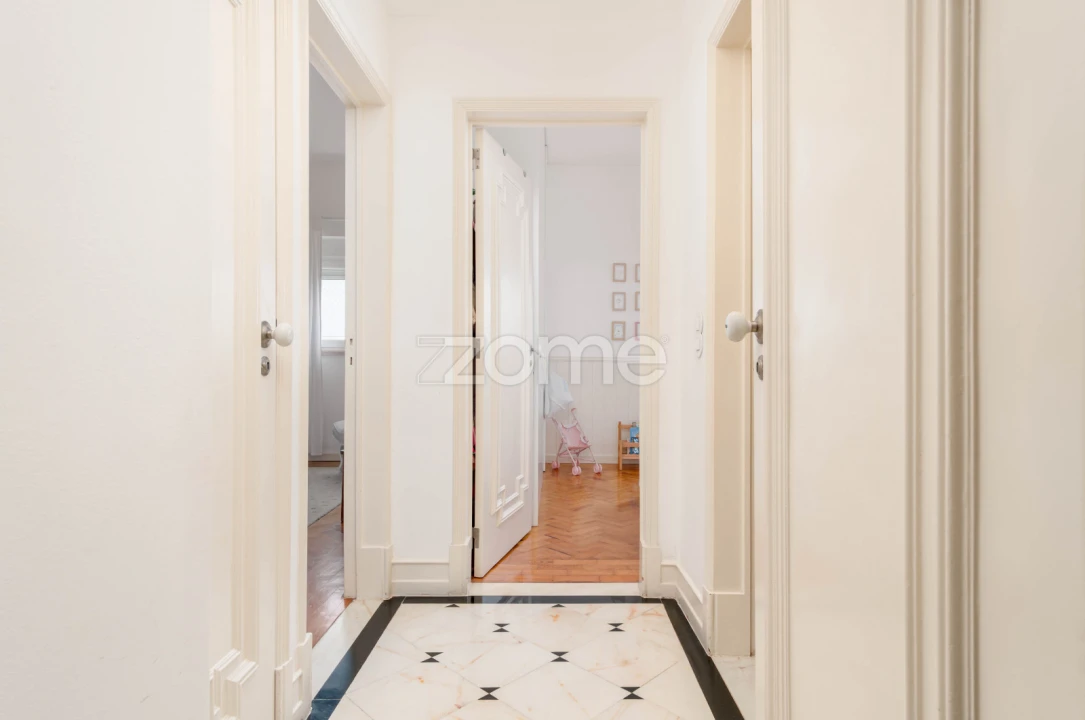 Apartamento T3 para Arrendamento em Alvalade Foto 22
