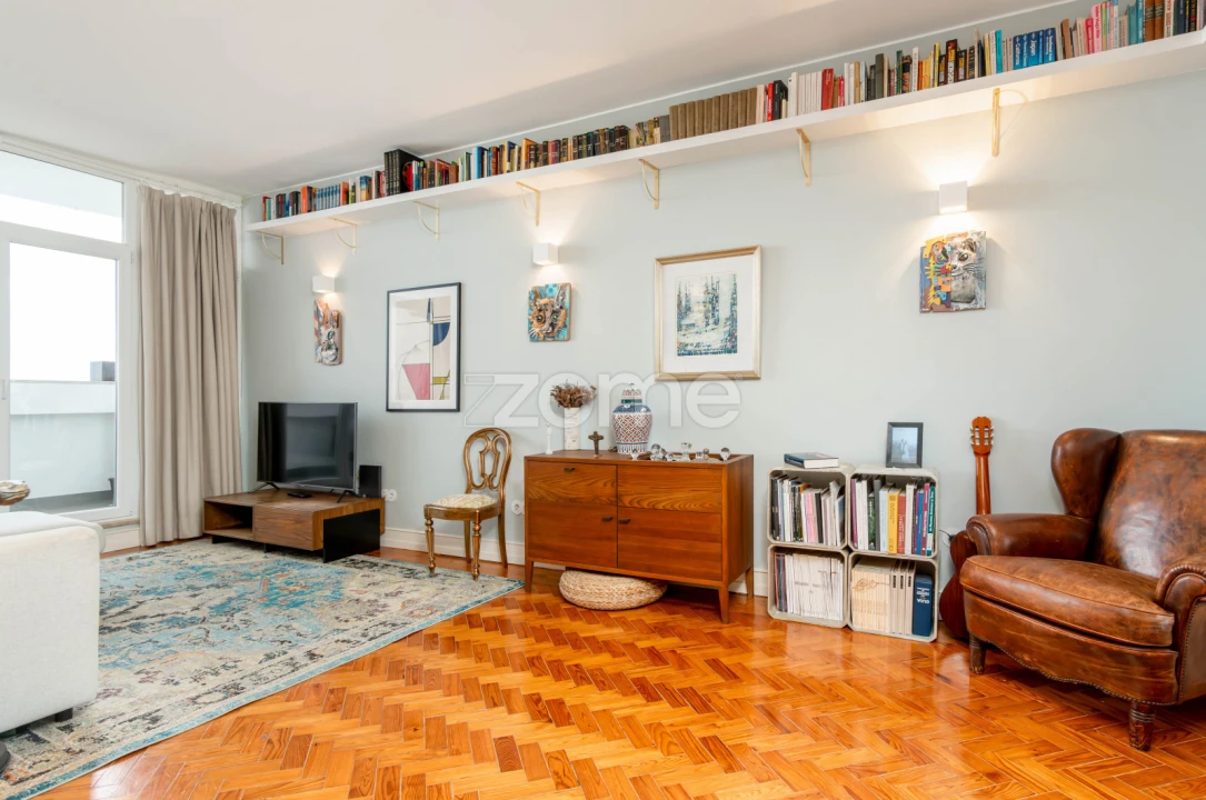 Apartamento T3 para Arrendamento em Alvalade Foto 4