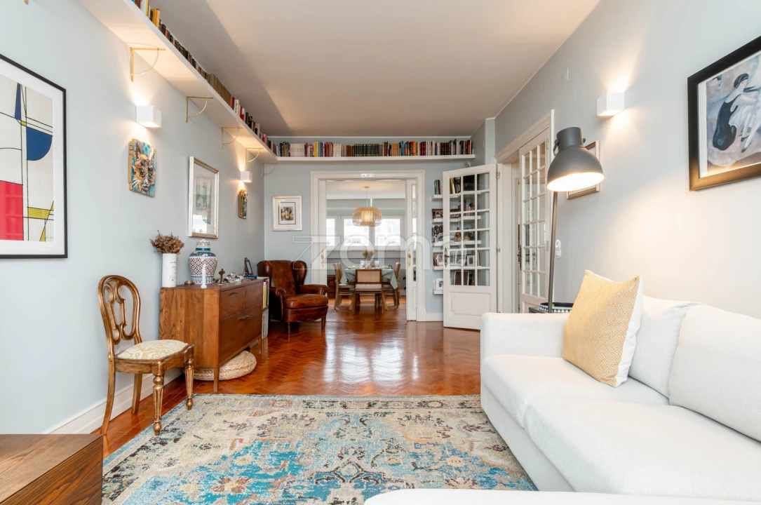Apartamento T3 para Arrendamento em Alvalade Foto 6