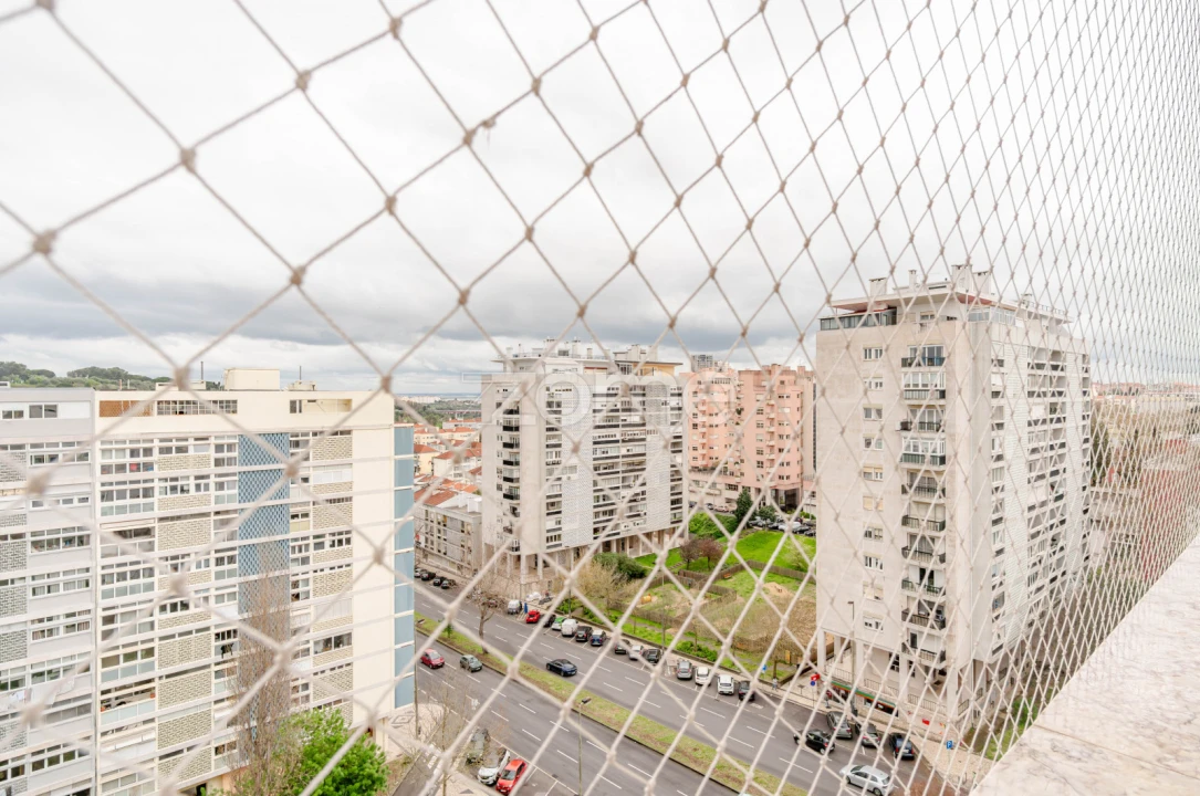 Apartamento T3 para Arrendamento em Alvalade Foto 37
