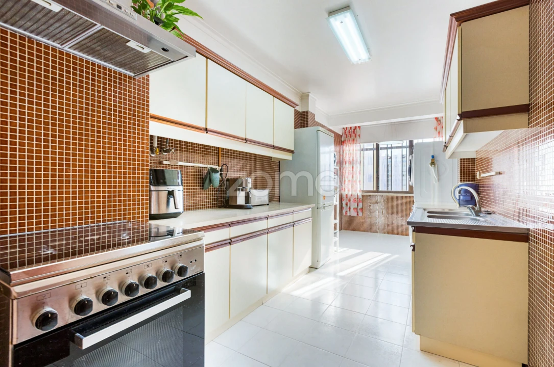Apartamento T2 para Venda em Sacavém e Prior Velho Foto 4