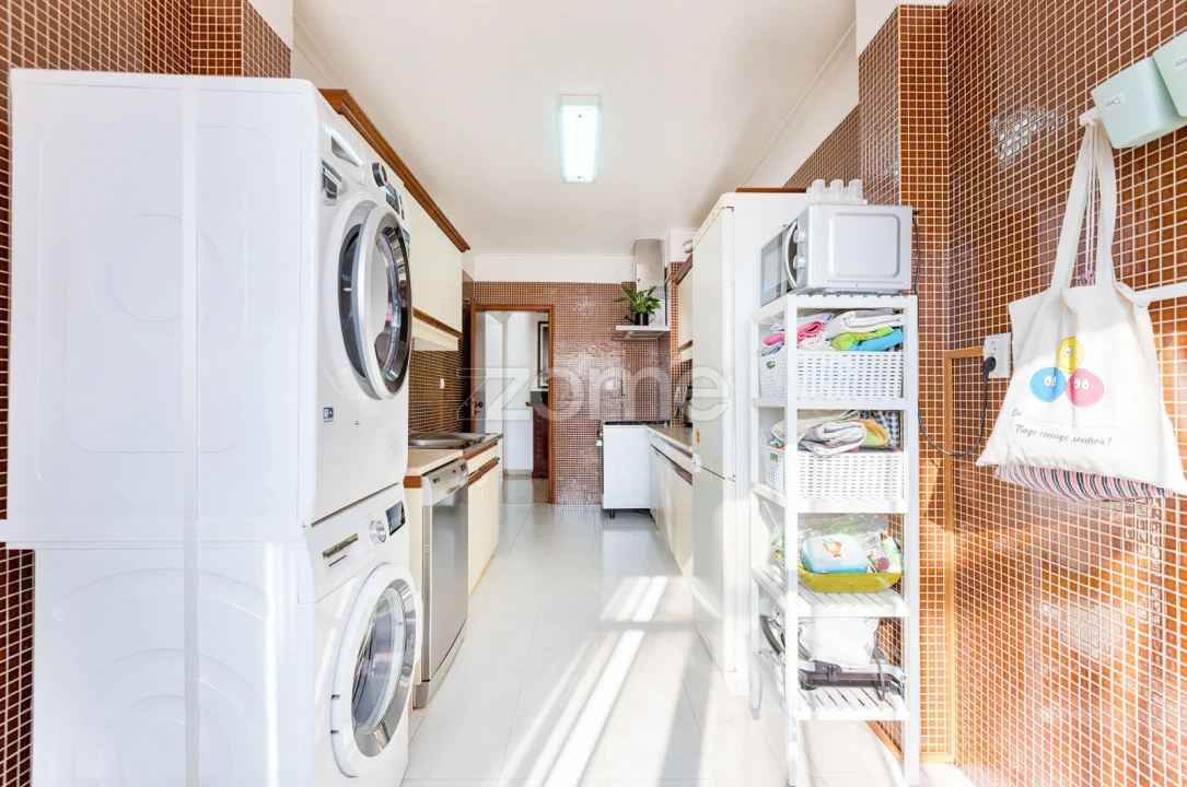 Apartamento T2 para Venda em Sacavém e Prior Velho Foto 7