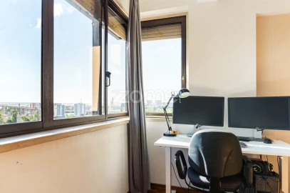 Apartamento T2 para Venda em Sacavém e Prior Velho