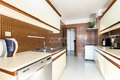 Apartamento T2 para Venda em Sacavém e Prior Velho