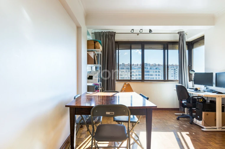 Apartamento T2 para Venda em Sacavém e Prior Velho Foto 12