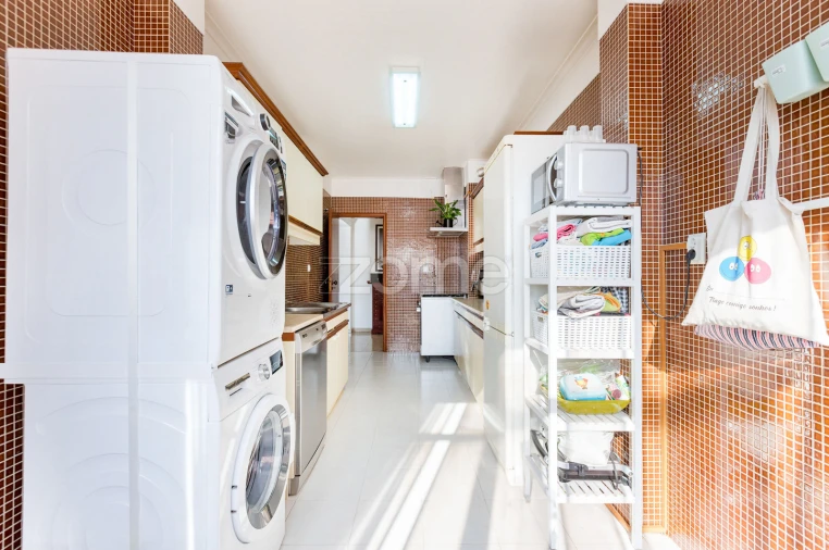 Apartamento T2 para Venda em Sacavém e Prior Velho Foto 7