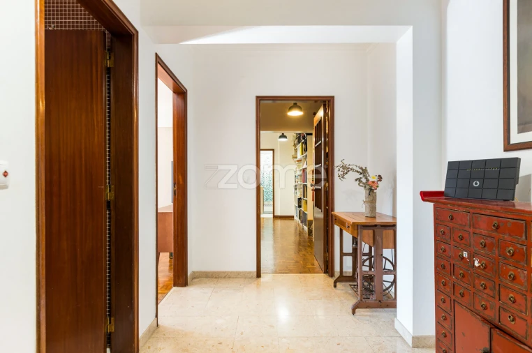 Apartamento T2 para Venda em Sacavém e Prior Velho Foto 3