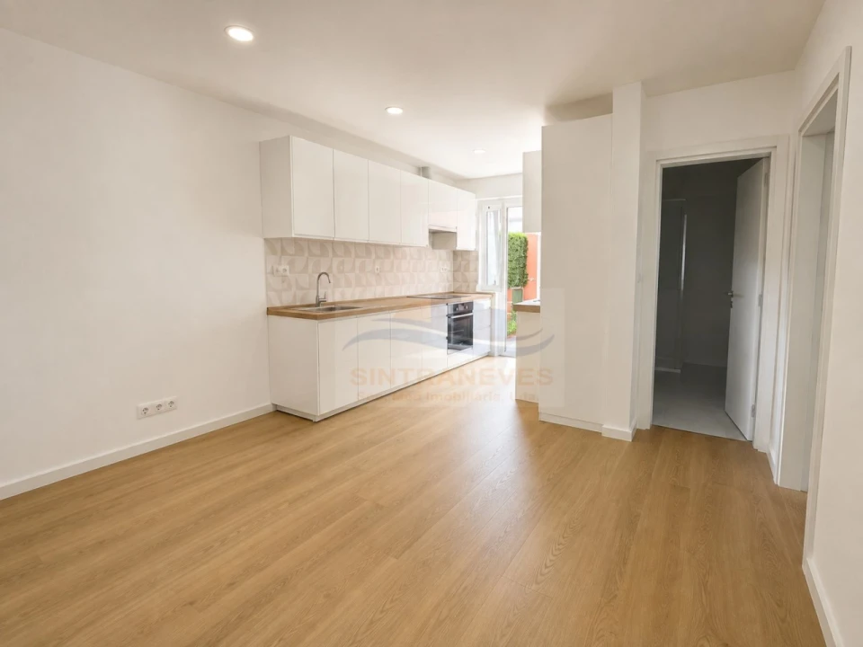 Apartamento T4 para Venda em Águas Livres Foto 1