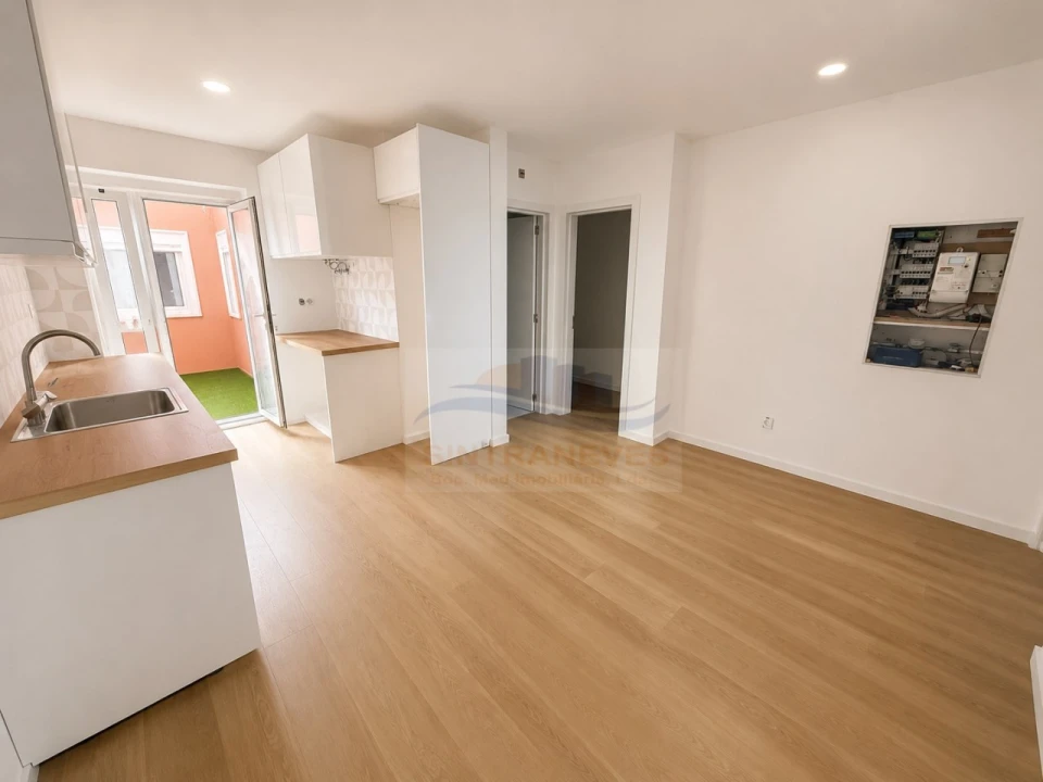 Apartamento T4 para Venda em Águas Livres Foto 3