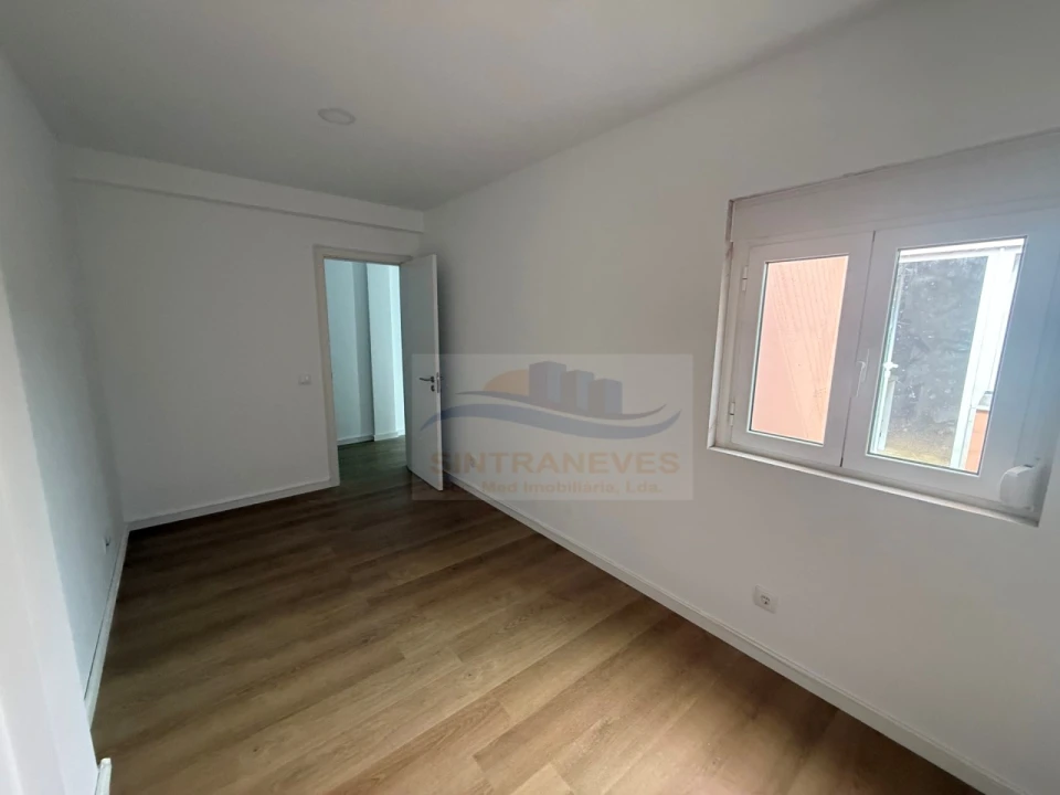 Apartamento T4 para Venda em Águas Livres Foto 13