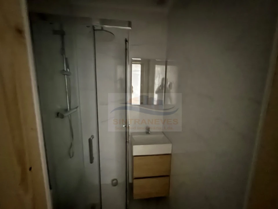 Apartamento T4 para Venda em Águas Livres Foto 14