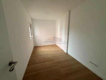Apartamento T4 para Venda em Águas Livres